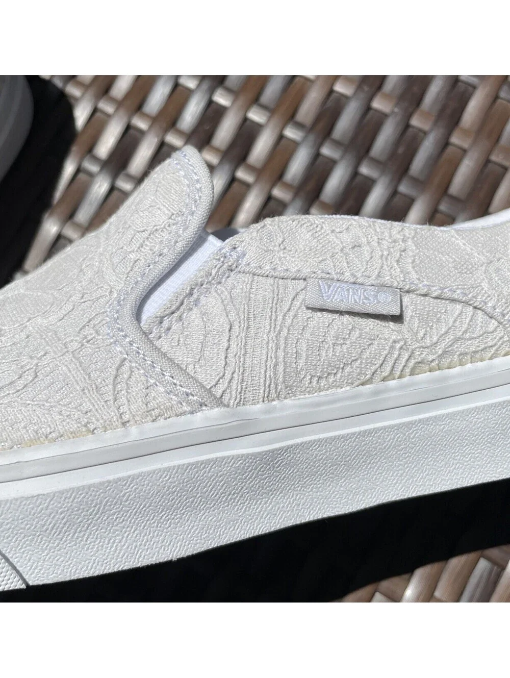 VANS Classic Slip-On Sneakers Floral Lace Pattern Women Size 9.5 Ivory